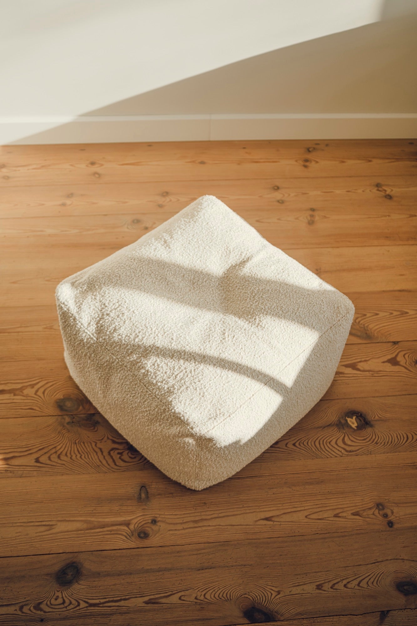 Keno Pouf